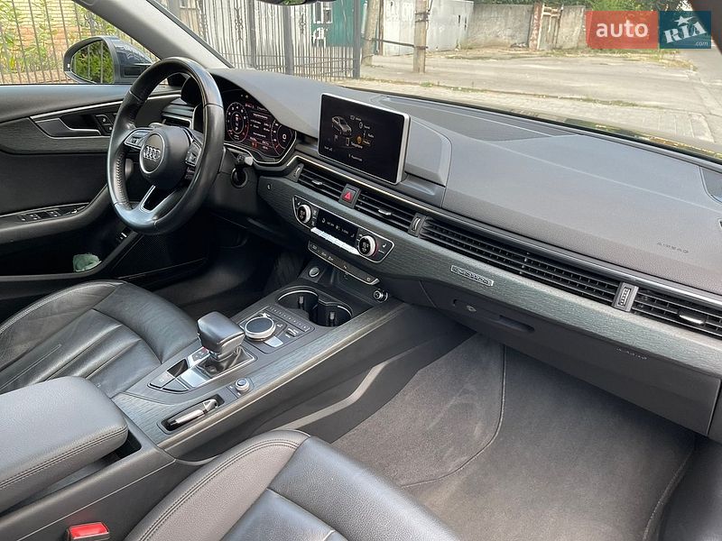 Седан Audi A4 2017 в Запорожье