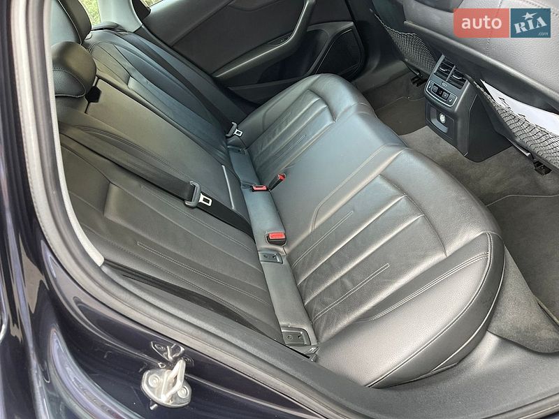 Седан Audi A4 2017 в Запорожье