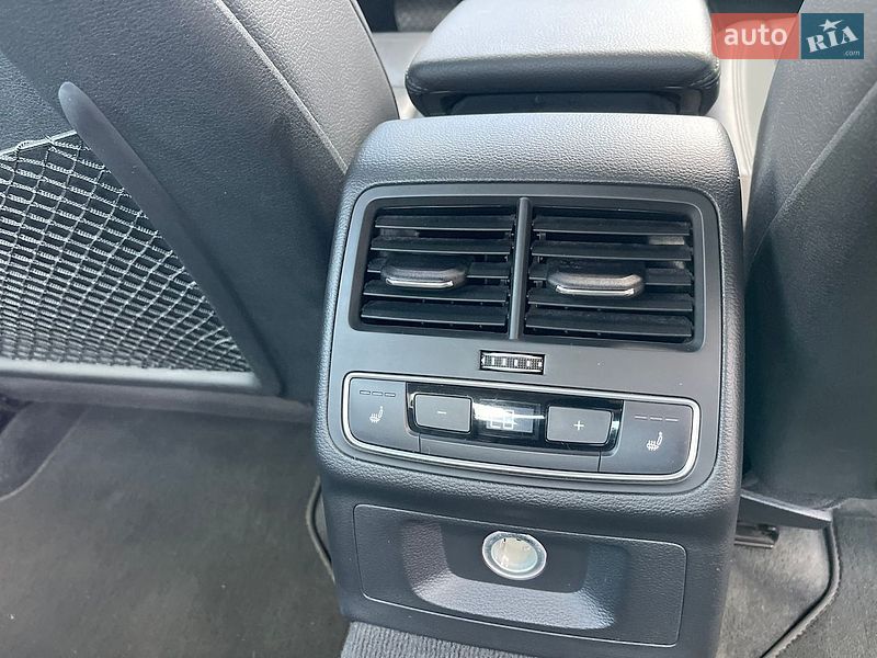 Седан Audi A4 2017 в Запорожье