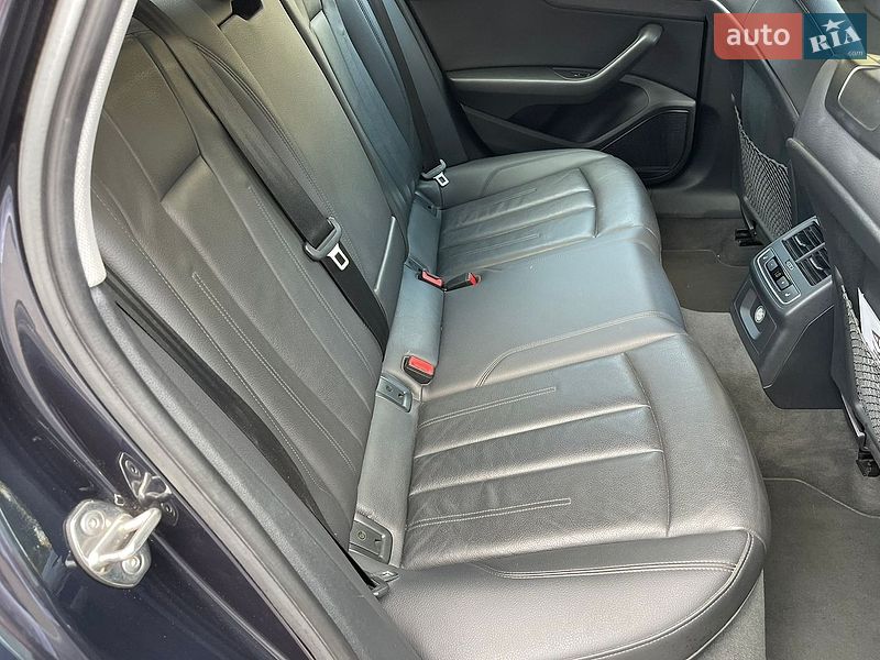 Седан Audi A4 2017 в Запорожье