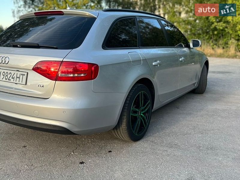 Универсал Audi A4 2012 в Звягеле