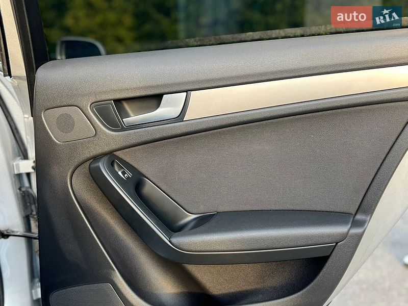 Универсал Audi A4 2012 в Звягеле