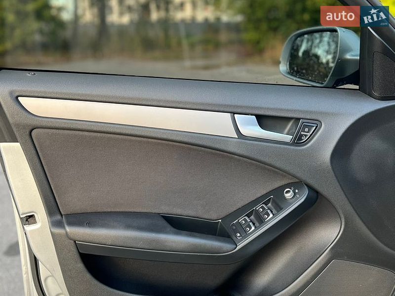 Универсал Audi A4 2012 в Звягеле