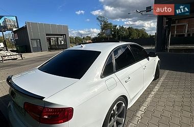 Седан Audi A4 2013 в Львові