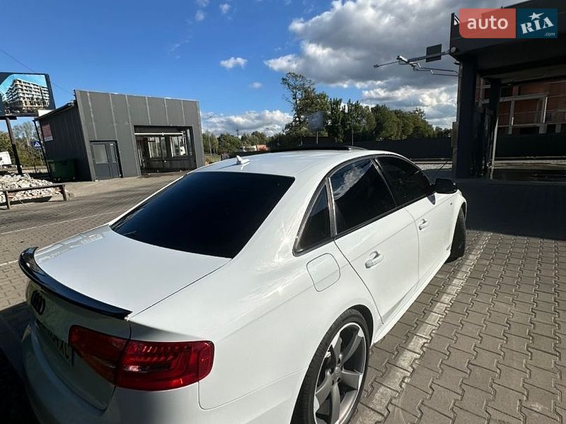 Седан Audi A4 2013 в Львові