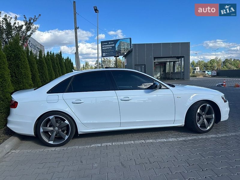 Седан Audi A4 2013 в Львові