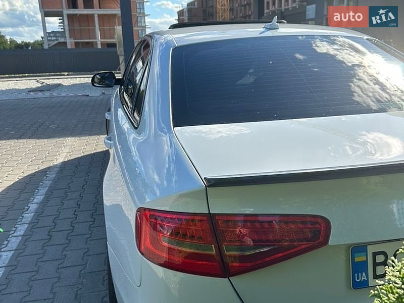 Седан Audi A4 2013 в Львові