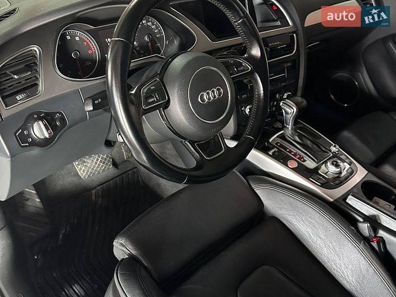Седан Audi A4 2013 в Львові