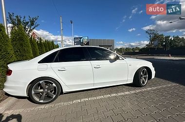 Седан Audi A4 2013 в Львові