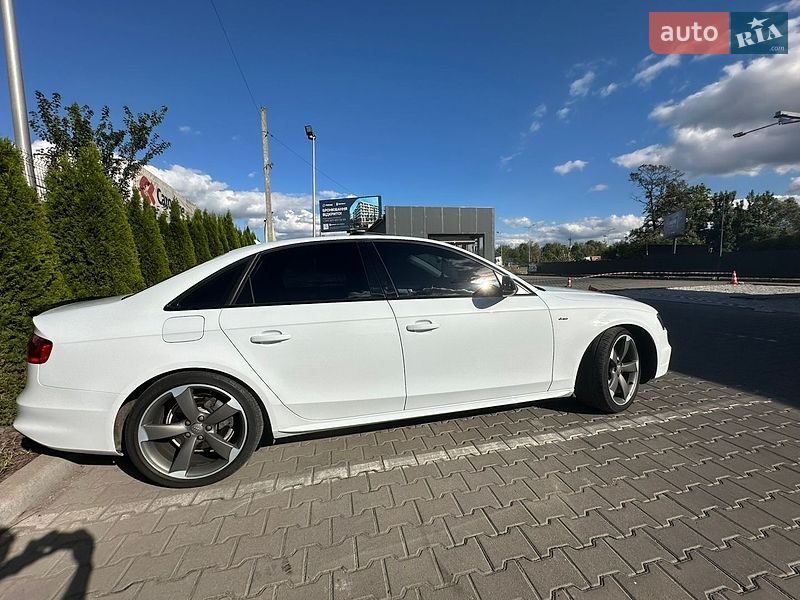 Седан Audi A4 2013 в Львові
