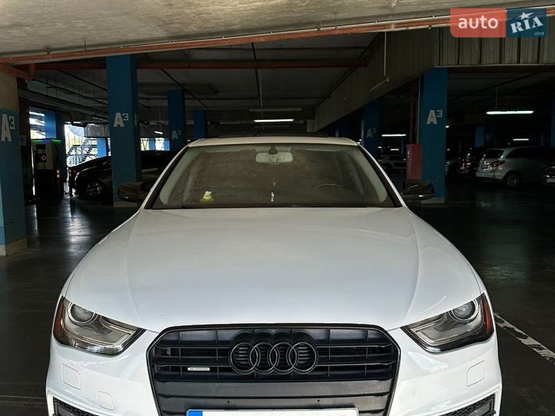 Седан Audi A4 2013 в Львові