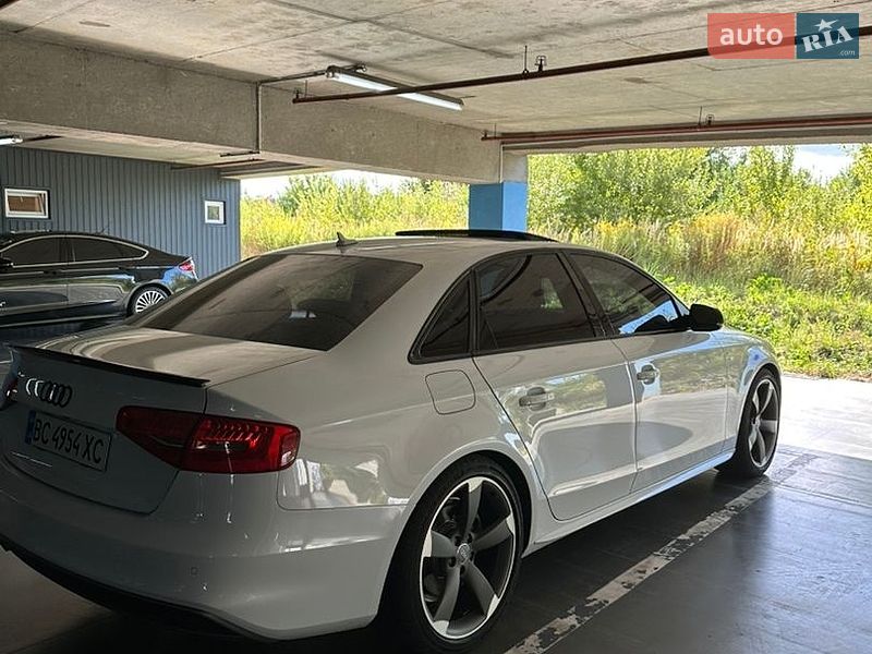 Седан Audi A4 2013 в Львові