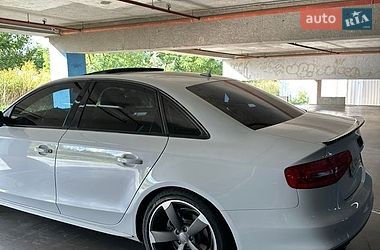 Седан Audi A4 2013 в Львові