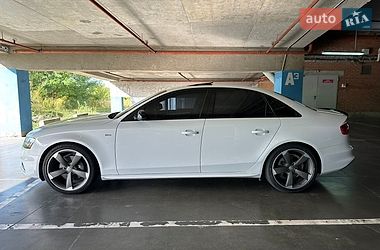 Седан Audi A4 2013 в Львові