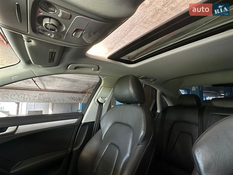 Седан Audi A4 2013 в Львові