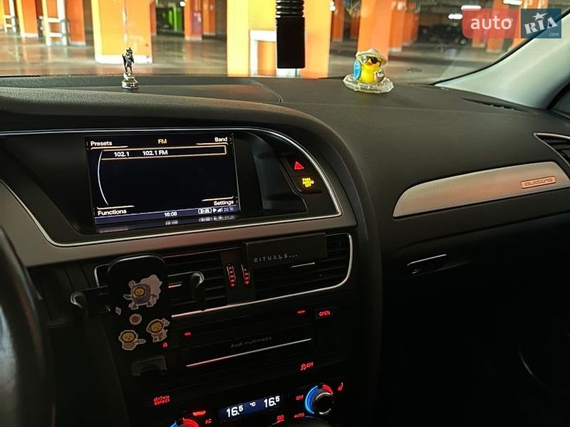 Седан Audi A4 2013 в Львові