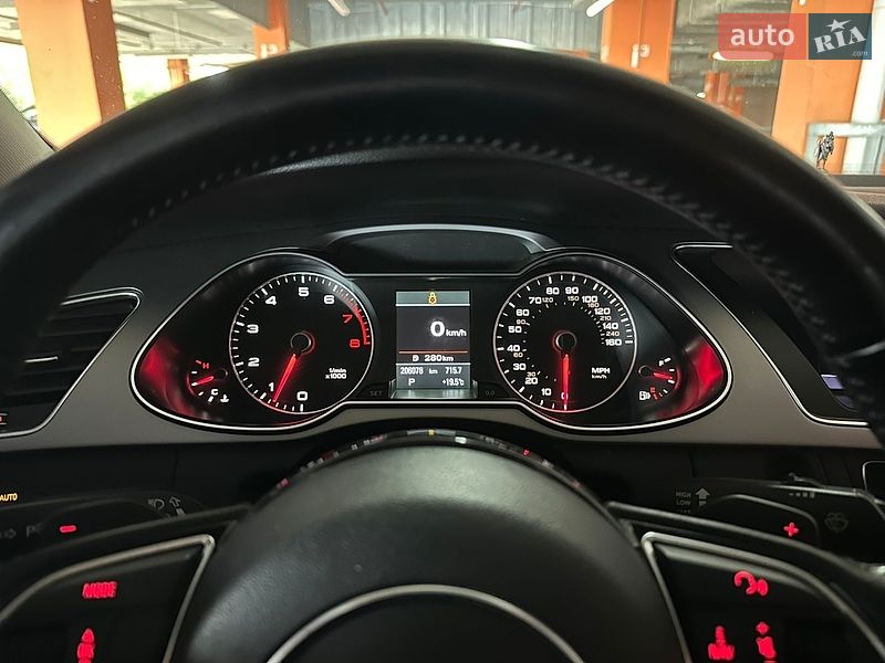 Седан Audi A4 2013 в Львові