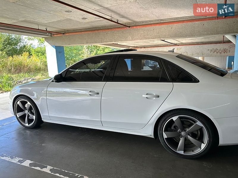 Седан Audi A4 2013 в Львові