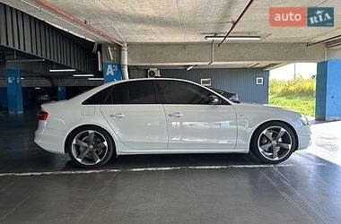 Седан Audi A4 2013 в Львові