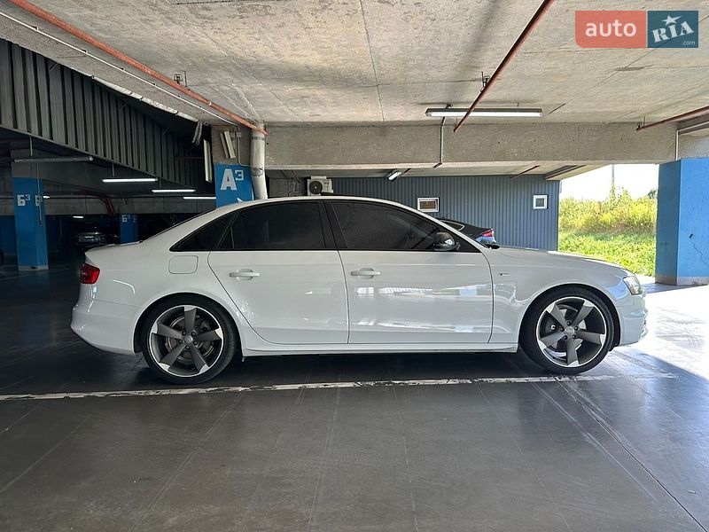 Седан Audi A4 2013 в Львові