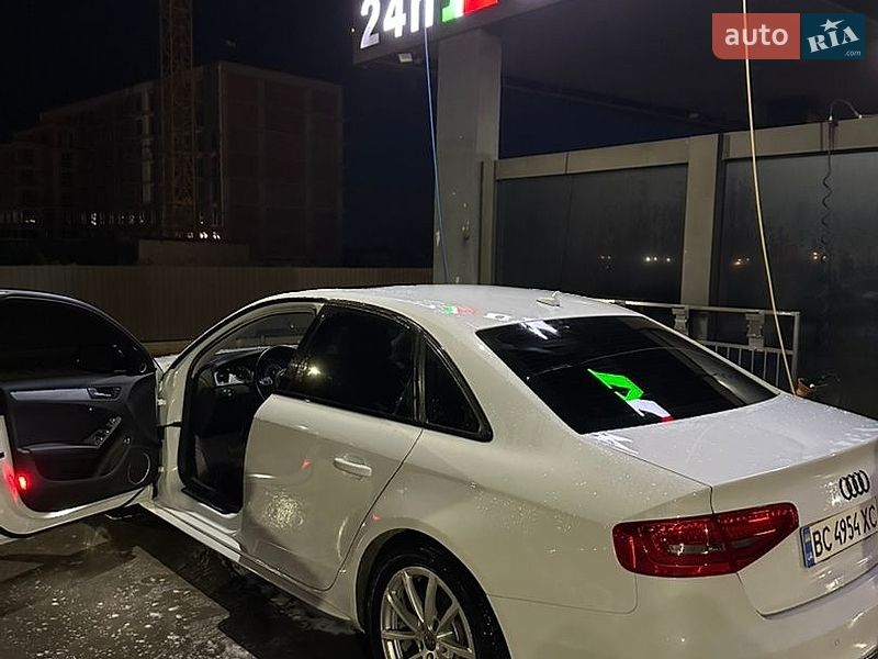 Седан Audi A4 2013 в Львові