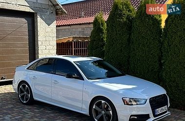 Седан Audi A4 2013 в Львові