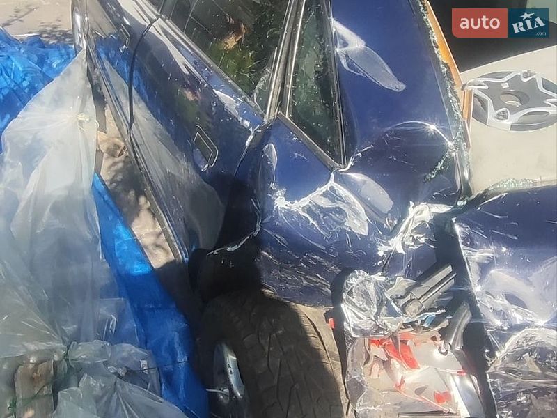 Седан Audi A4 1995 в Шептицькому
