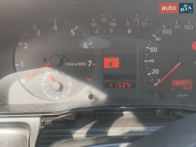 Седан Audi A4 1995 в Шептицькому