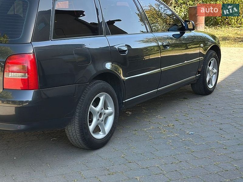 Універсал Audi A4 1999 в Кременці