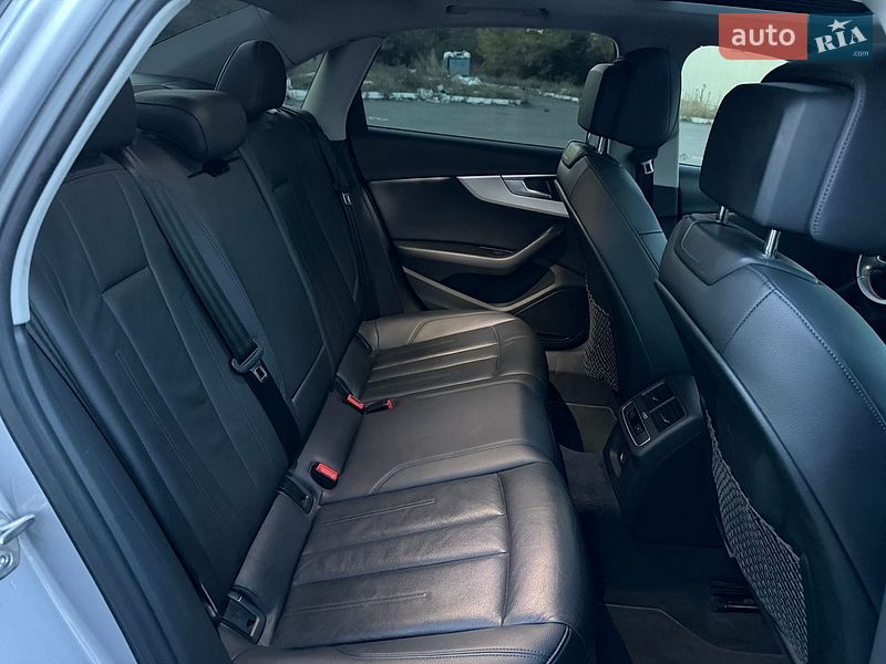 Седан Audi A4 2016 в Радивилове