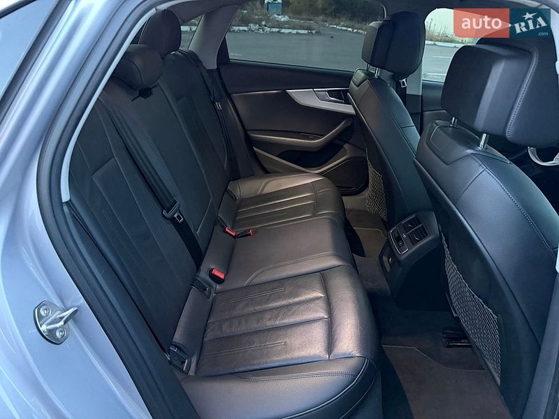 Седан Audi A4 2016 в Радивилове
