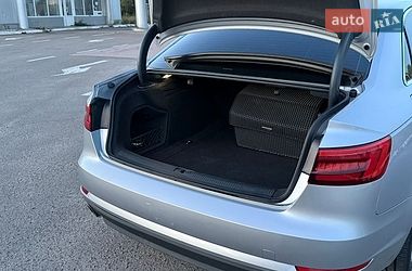 Седан Audi A4 2016 в Радивилове