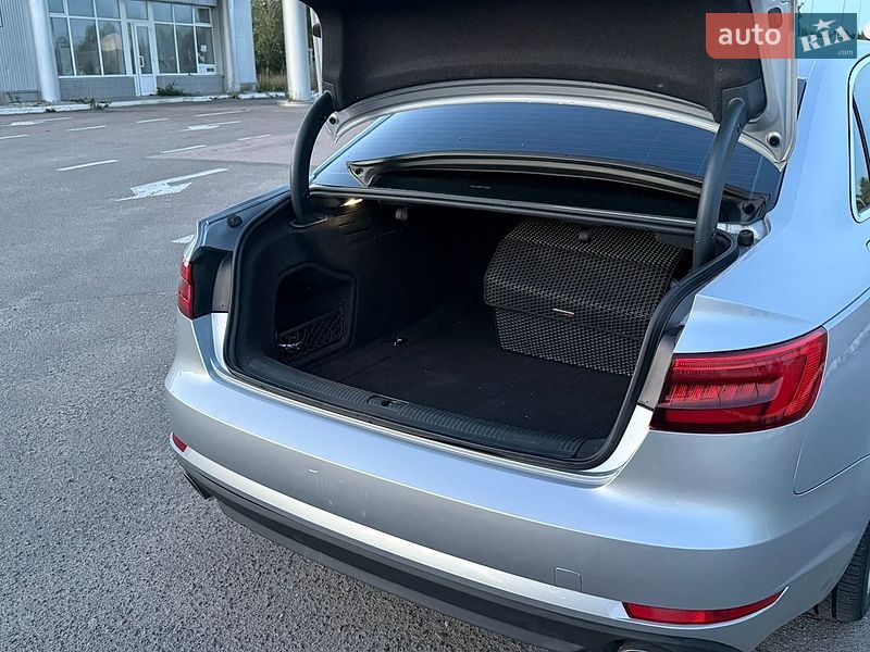 Седан Audi A4 2016 в Радивилове