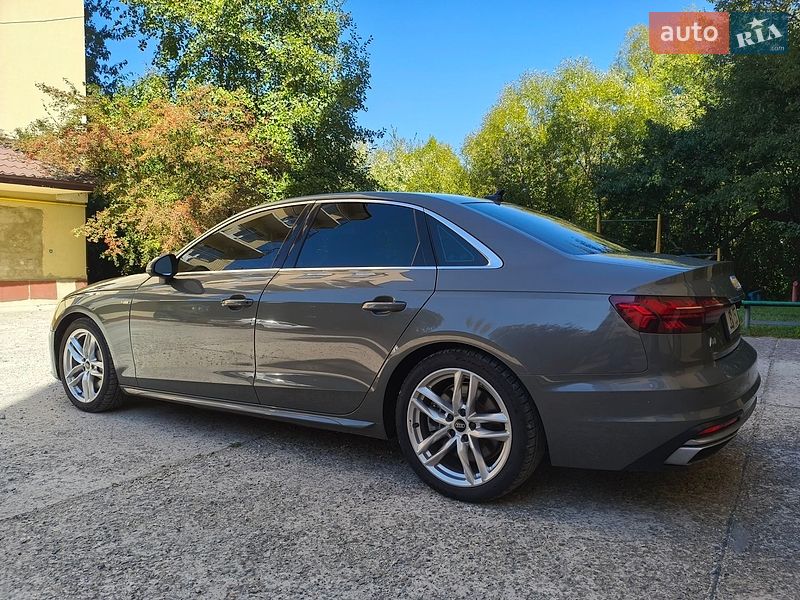 Седан Audi A4 2023 в Івано-Франківську