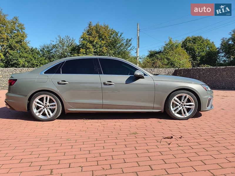 Седан Audi A4 2023 в Івано-Франківську