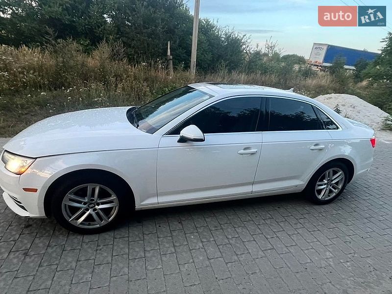Седан Audi A4 2016 в Львове