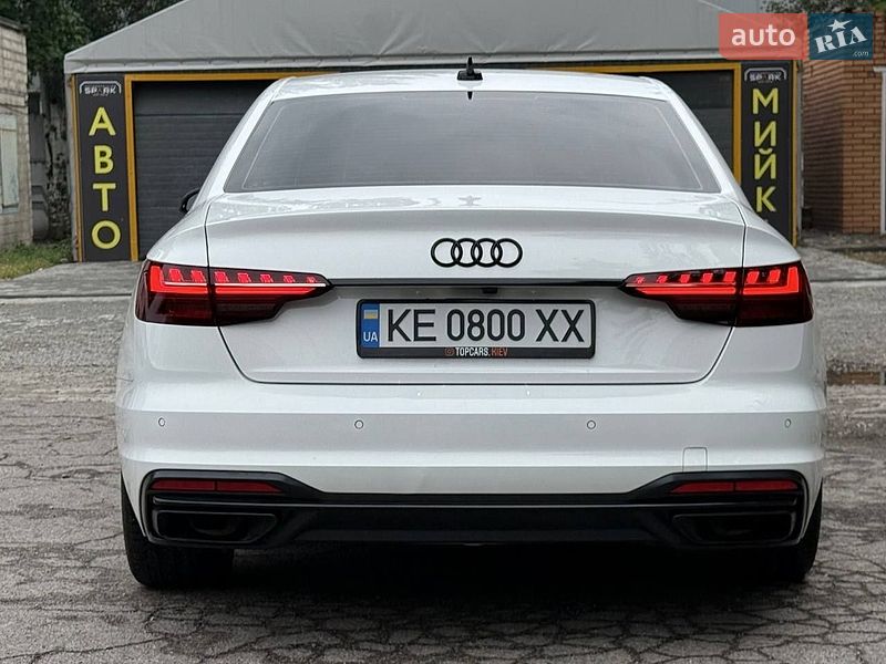 Седан Audi A4 2022 в Днепре