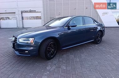 Седан Audi A4 2014 в Львові