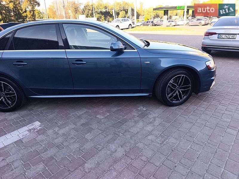 Седан Audi A4 2014 в Львові