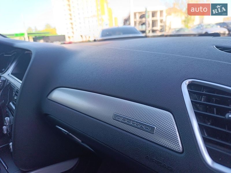 Седан Audi A4 2014 в Львові