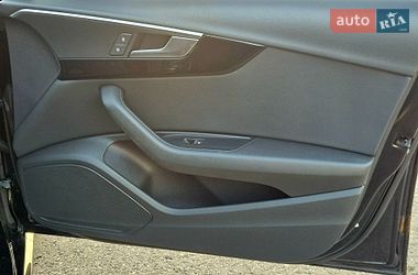 Седан Audi A4 2018 в Харкові