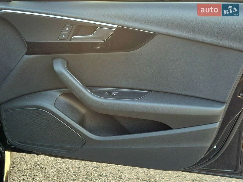 Седан Audi A4 2018 в Харкові