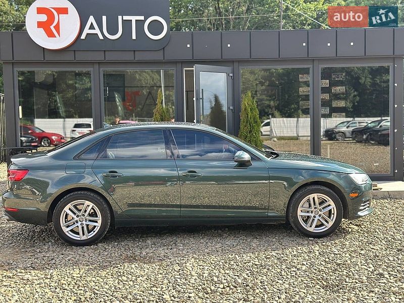 Седан Audi A4 2016 в Львове