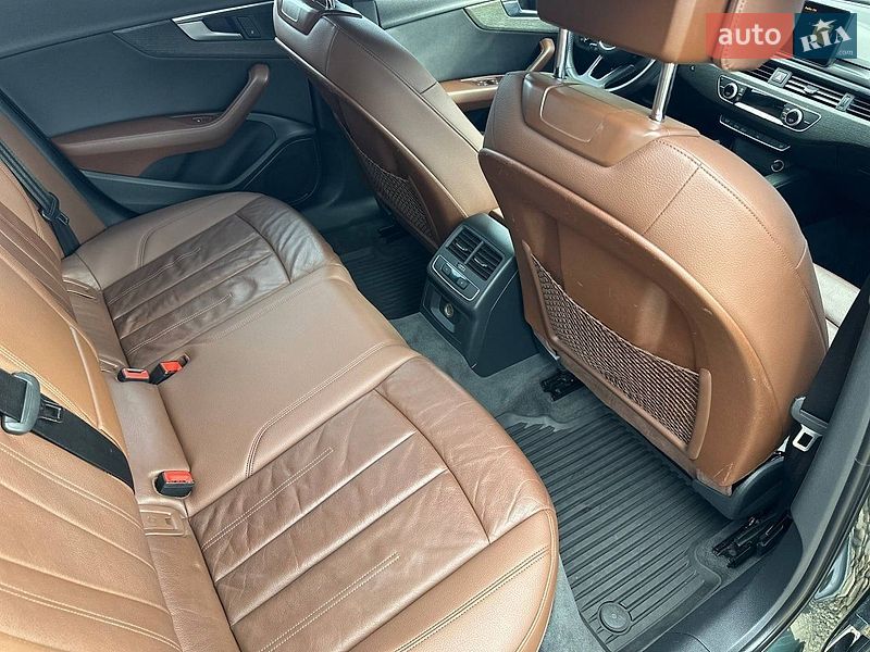 Седан Audi A4 2016 в Львове