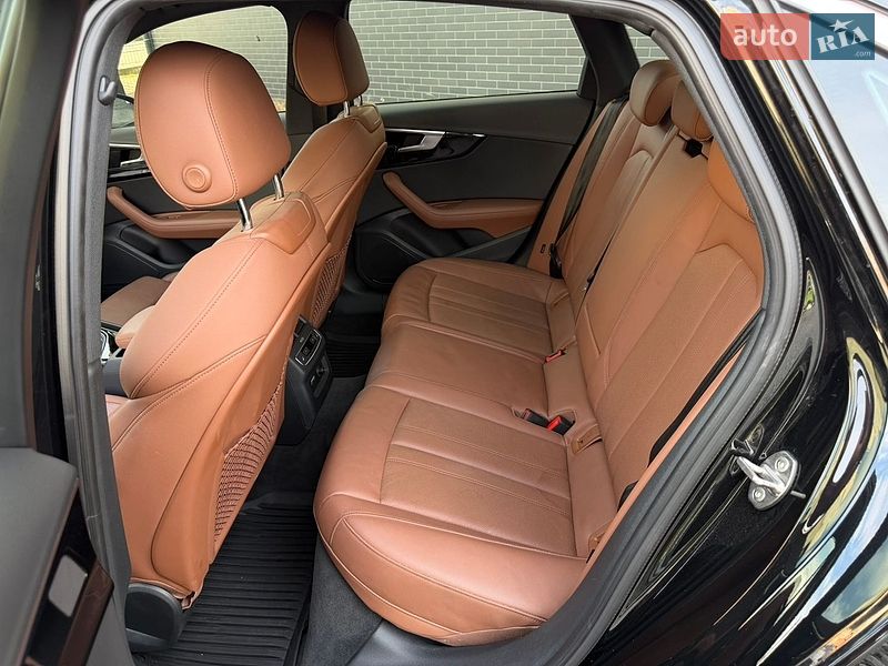 Седан Audi A4 2022 в Черновцах