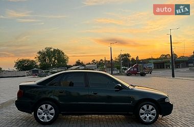 Седан Audi A4 1996 в Дніпрі
