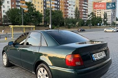 Седан Audi A4 1996 в Дніпрі