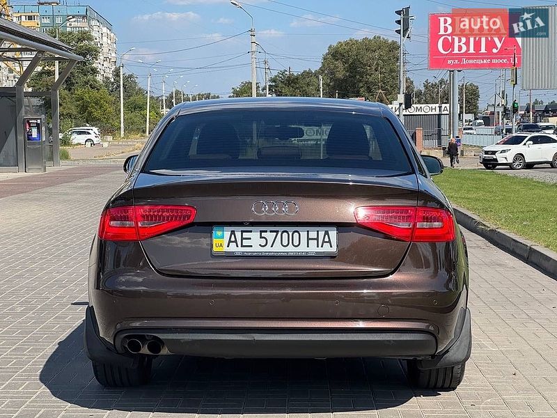 Седан Audi A4 2012 в Днепре