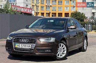 Седан Audi A4 2012 в Днепре