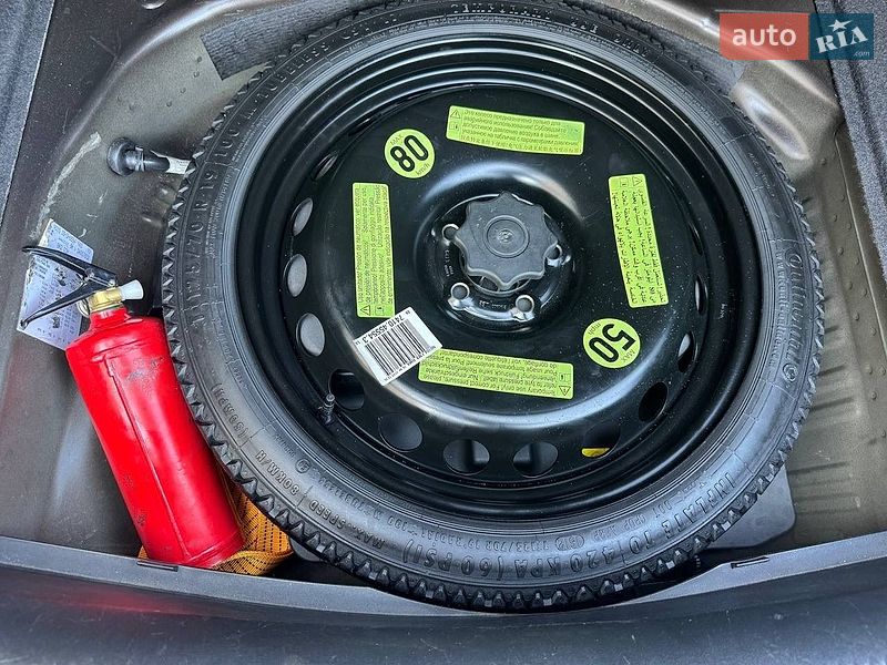 Седан Audi A4 2012 в Днепре